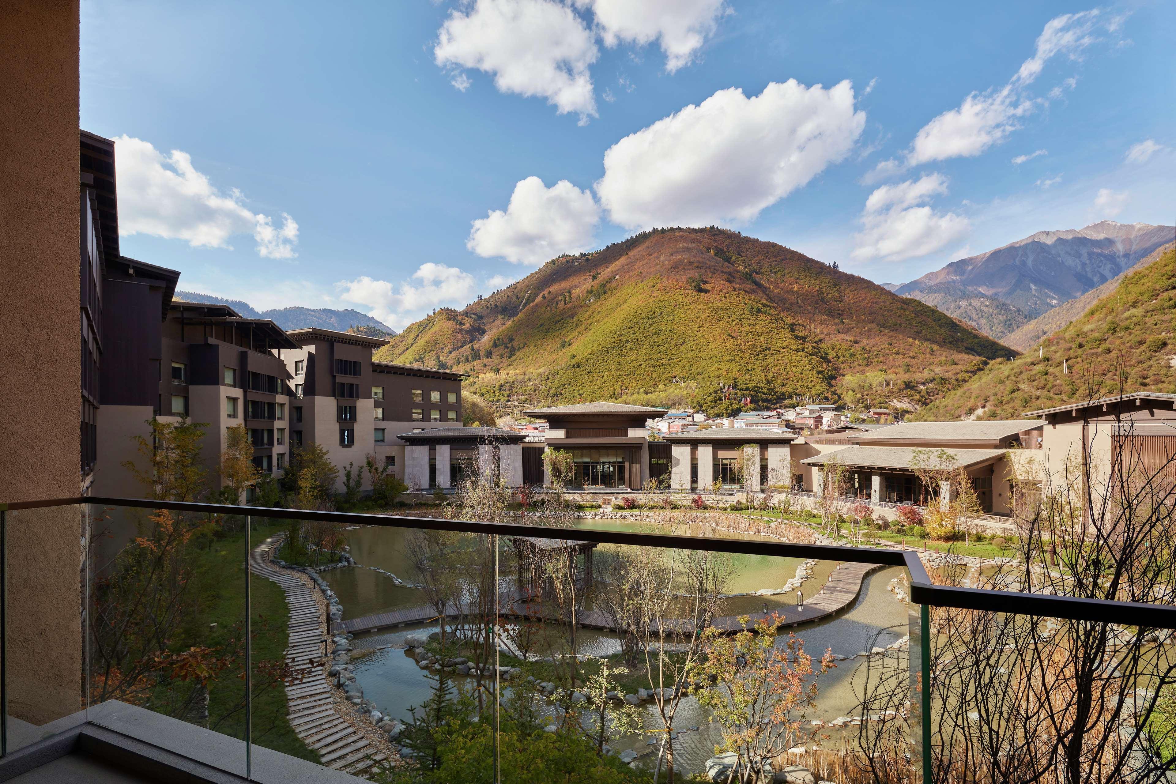 Hilton Jiuzhaigou Resort Zhangzha Town Exterior foto