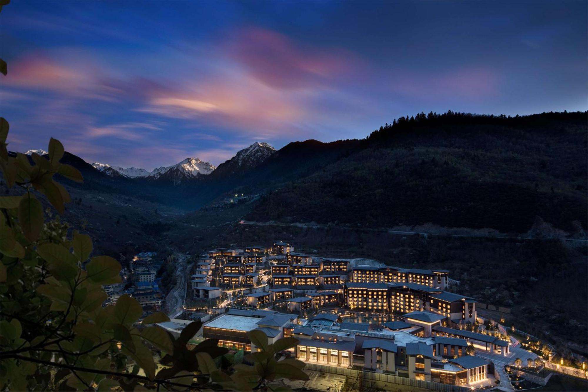 Hilton Jiuzhaigou Resort Zhangzha Town Exterior foto