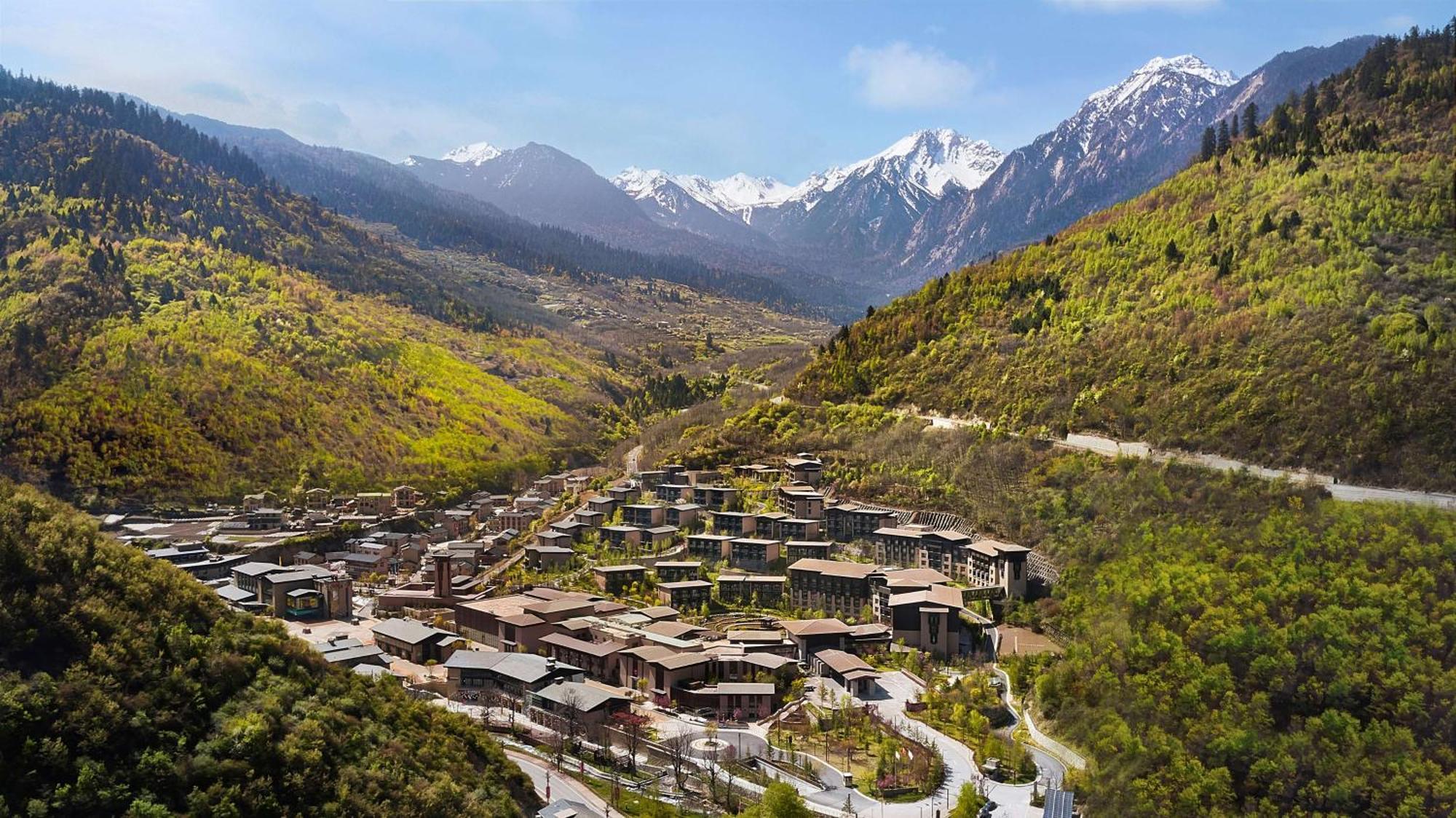 Hilton Jiuzhaigou Resort Zhangzha Town Exterior foto